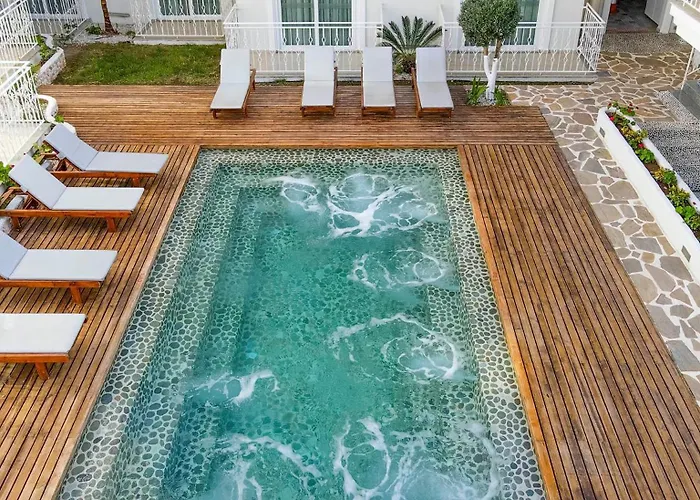 Montebello Deluxe Hotel