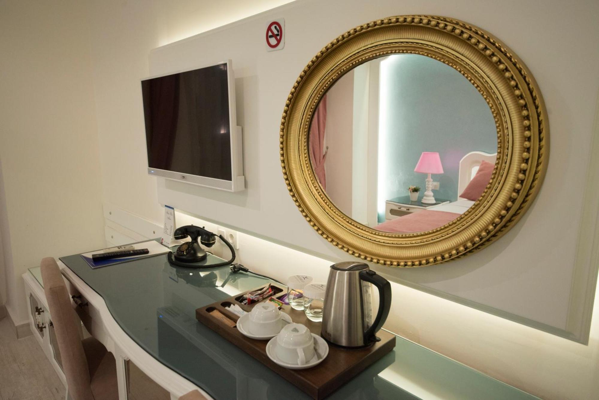Montebello Deluxe Отель 3*