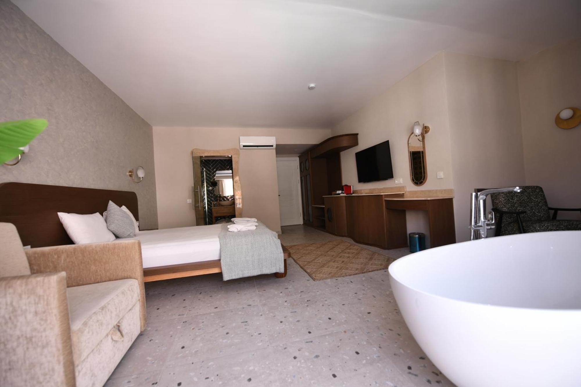 Montebello Deluxe Отель Олудениз