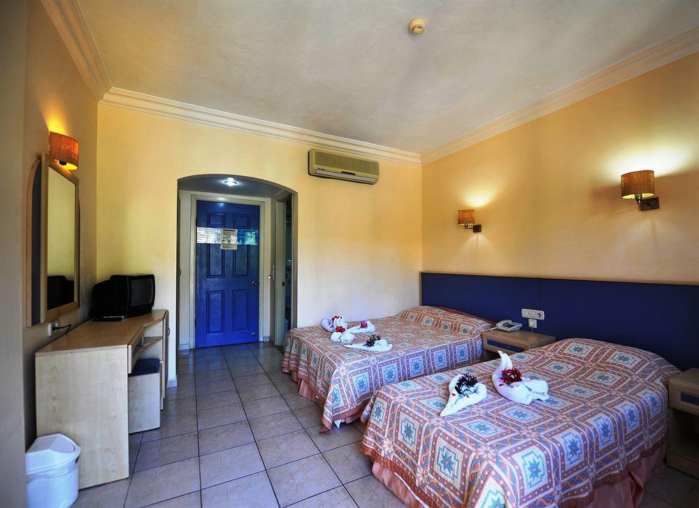 Montebello Deluxe Отель