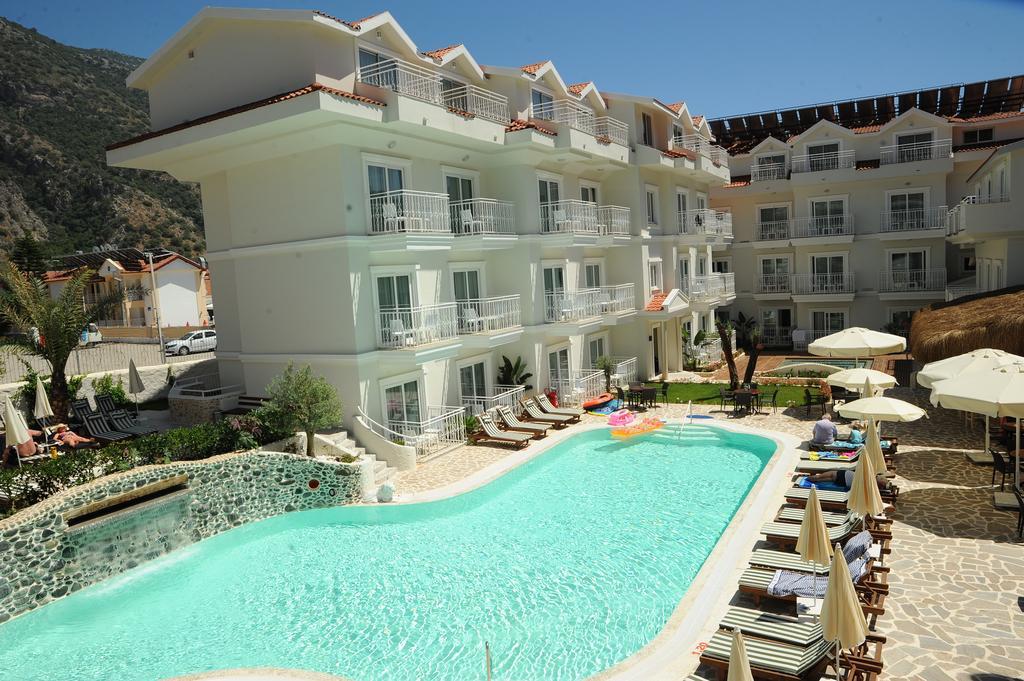 Отель Montebello Deluxe 3*