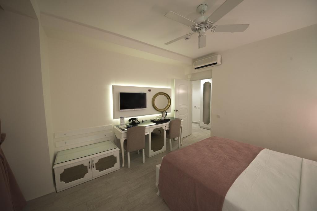 Otel Montebello Deluxe 3*