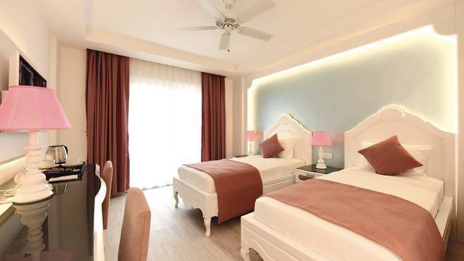 Отель Montebello Deluxe Олудениз