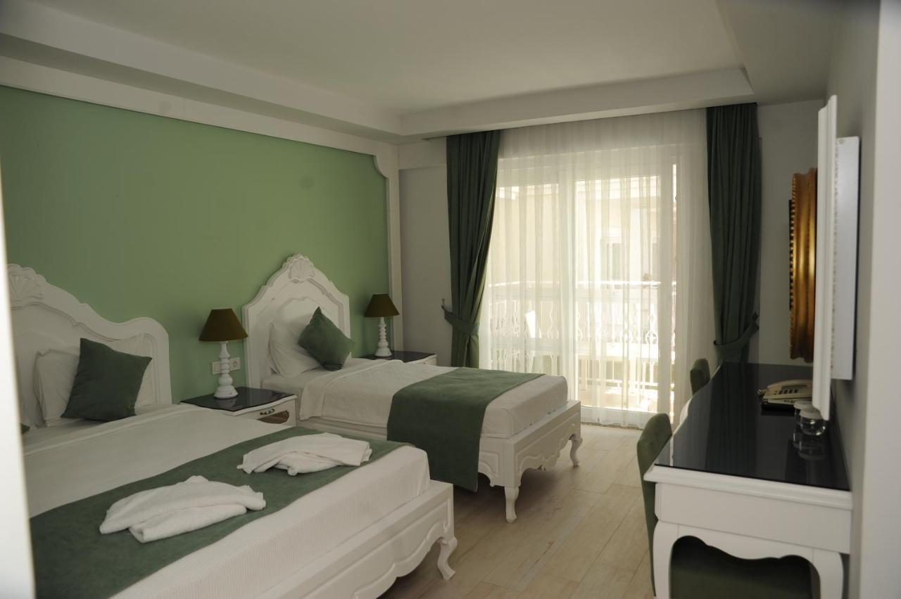 Montebello Deluxe Отель